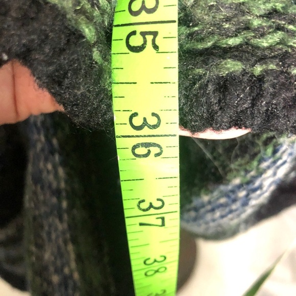 Womens Sweater. Black, Green, Grey. Size M/L. Kensie - Picture 5 of 7